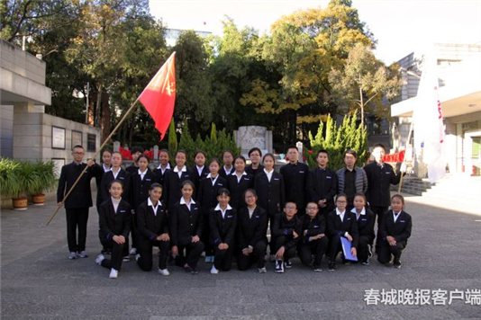 云大附中开展2018年祭扫一二一烈士墓暨传承红色基因