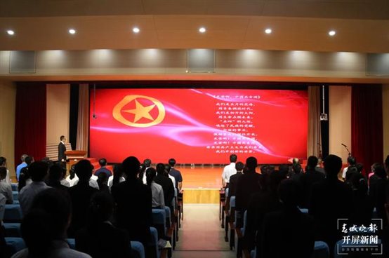 12.奏唱团歌.JPG