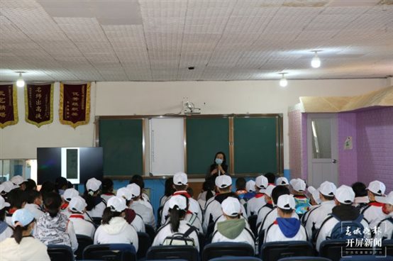 云大附中学雷锋纪念日活动巡礼