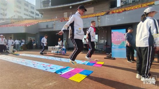 云附学子大型团体操展演舞出青春风采！ (22).jpg
