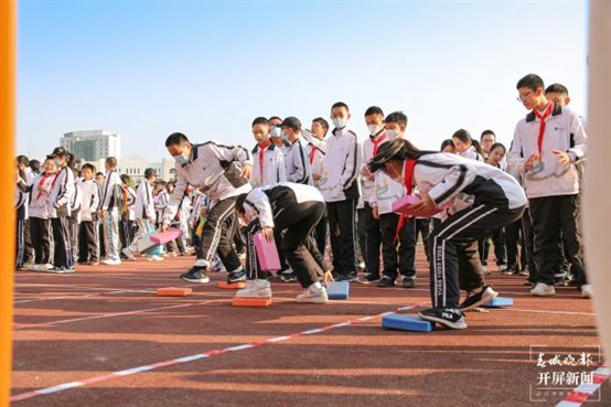 云附学子大型团体操展演舞出青春风采！ (21).jpg