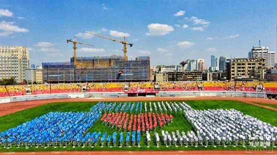 云附学子大型团体操展演舞出青春风采！ (12).jpg