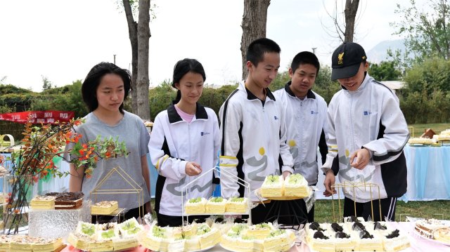 云大附中开展春游活动深化文化认同教育