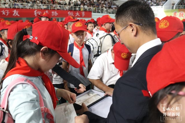 云大附中新生家长会温情启幕