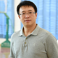 高级教师：龙宇