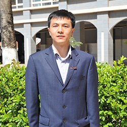 中学化学高级教师：洪涛